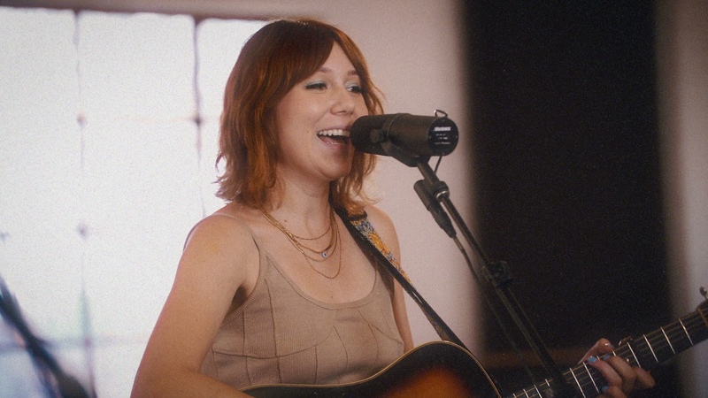 Molly Tuttle Golden Highway Shell Change (