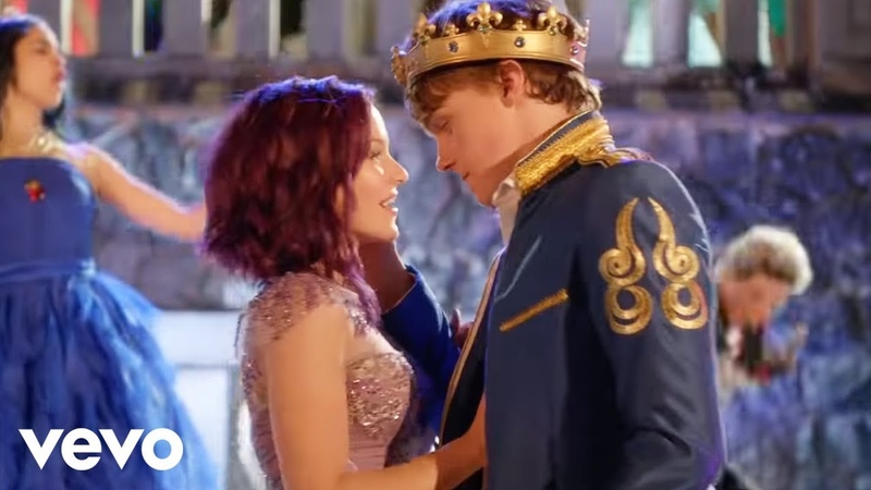 Descendants Cast Set it Off ( From