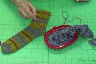 Standing Oval Knitting Loom Sock Tutorial