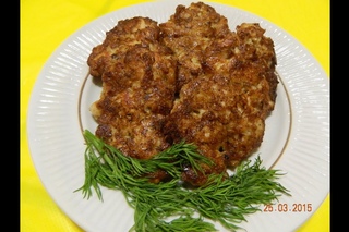 Котлеты рубленные из куриного филе с сыром и орехами. Мясные блюда.