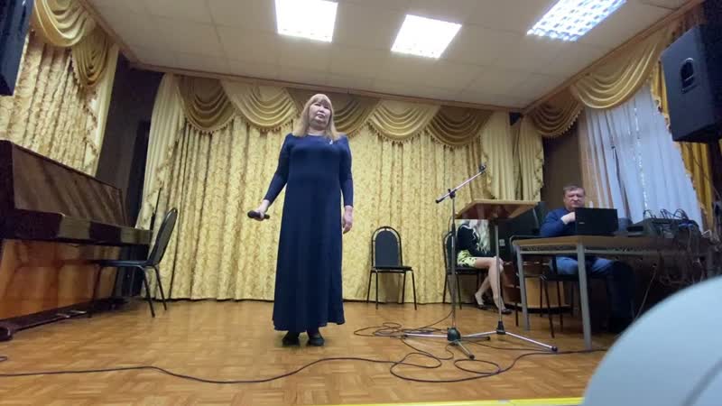 Сольный концерт с пожеланиями добра любви и мира в центре