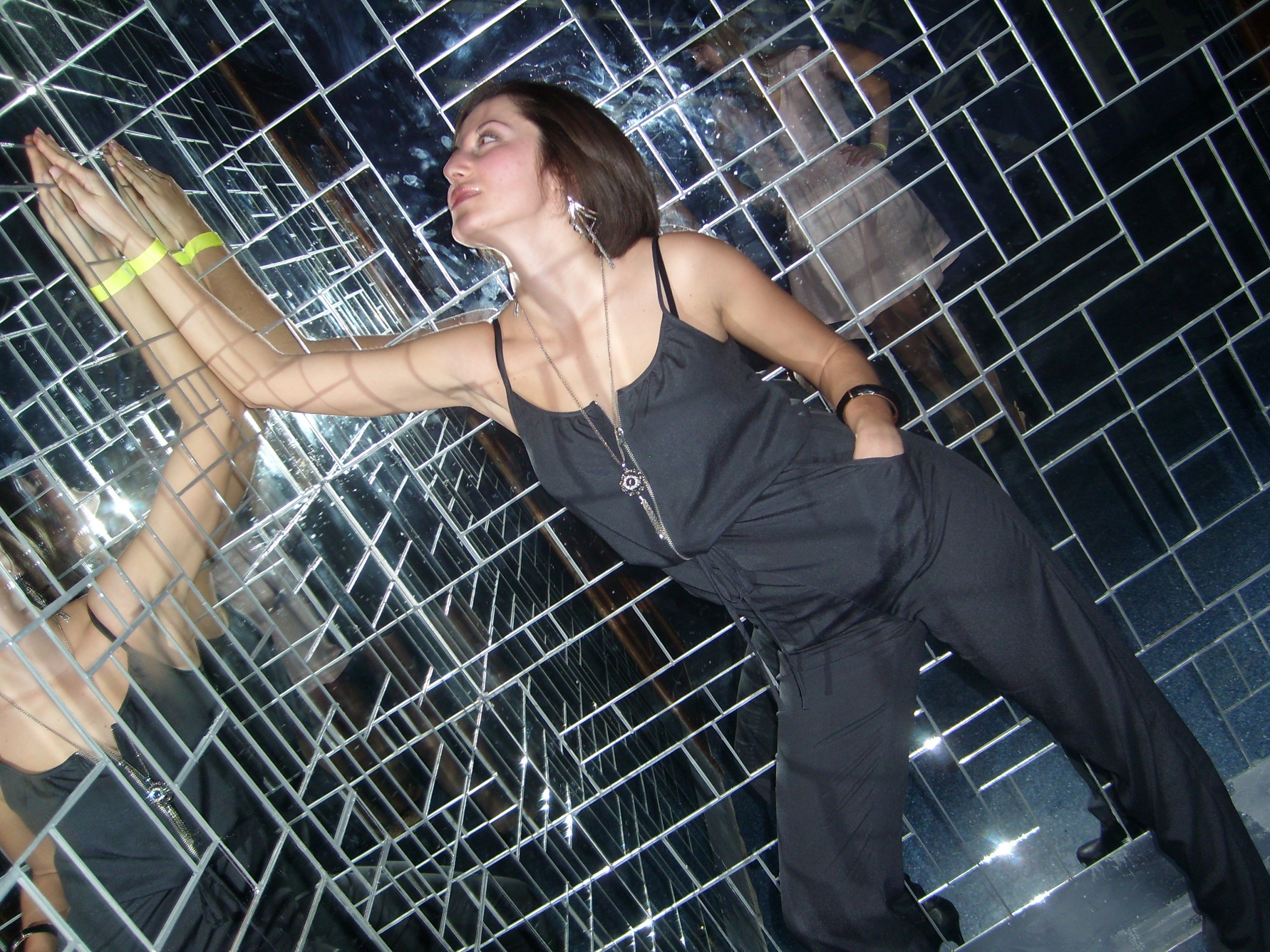 Олеся Михайлова - Поиск людей