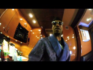 Juicy J & Wiz Khalifa - Know Better