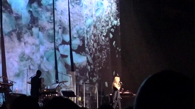 Lara Fabian Choose what you love most ( Let it kill you) Forest National 09 06