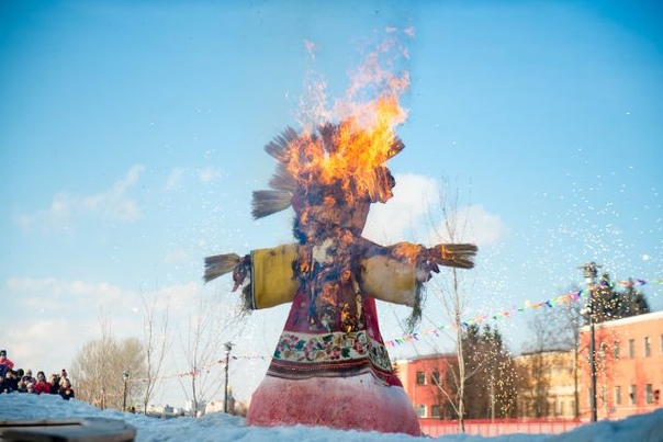 празднование масленицы в туле. масленица огнемет. в курске сжигают масленицу ?. празднование масленицы в 2022 году. масленица жгут праздник.