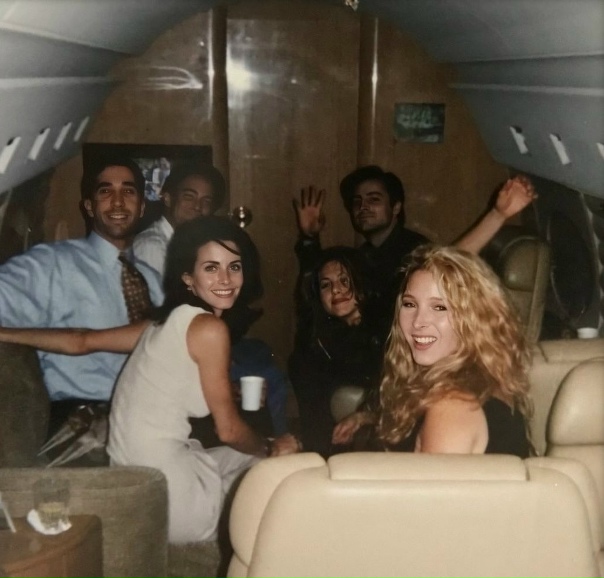 6 малоизвестных aктeров лeтят в Лас–Вегас, США, 1994 год.