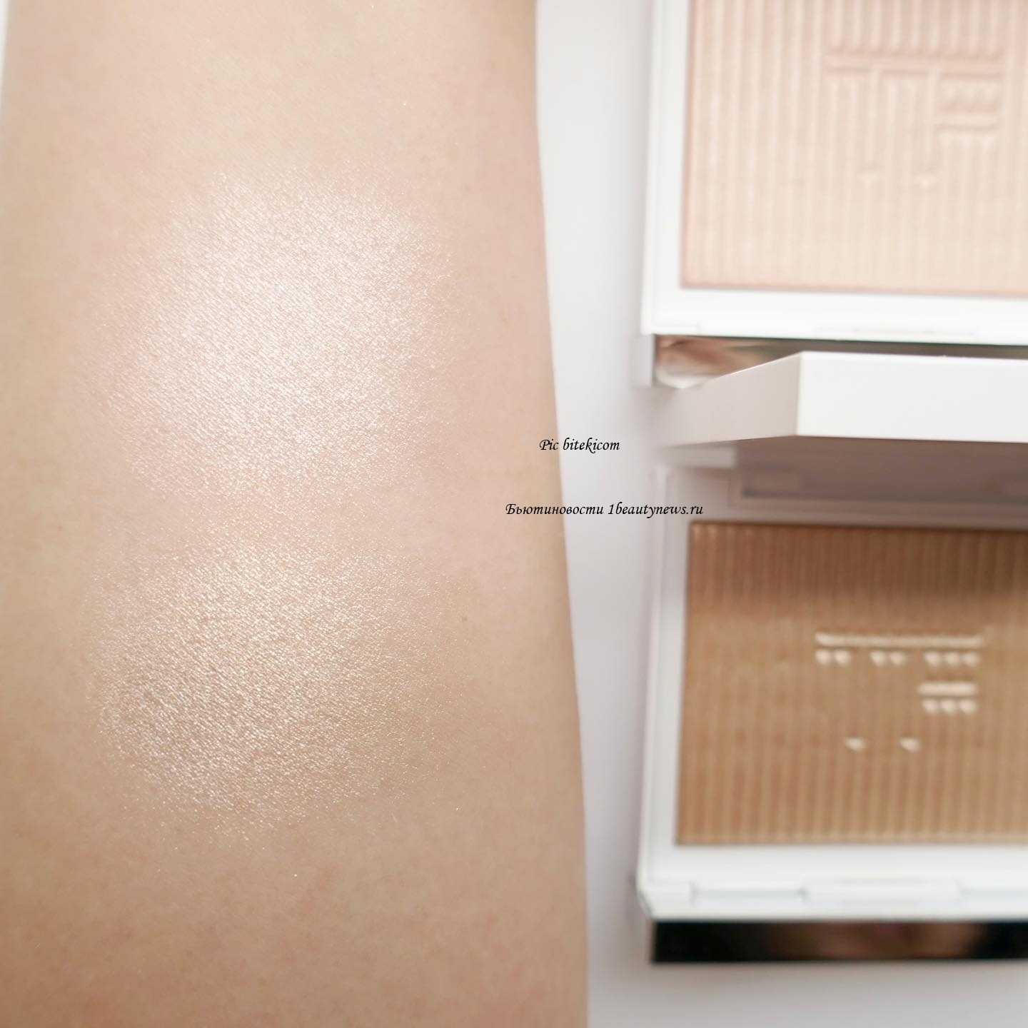 Tom Ford Soleil Neige Glow Highlighter Christmas Holiday 2023 - Swatches Tom Ford Soleil Neige Glow Highlighter Christmas Holiday 2023 - Swatches