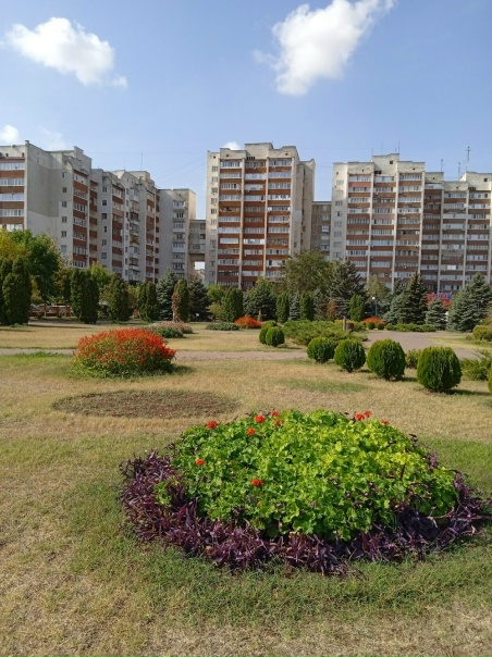 Спасибо тем, кто поддерживает такую красоту на Красной Горке 👍