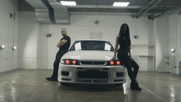 Machine клипы. Nissan Skyline r33 Насти туман. Nissan Skyline r34 Насти туман. Ниссан Скайлайн 33 Настя туман. Машины легенды Настя туман.