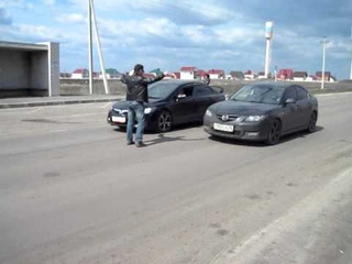 Mazda 3 2.0 vs Honda Civic 1.8