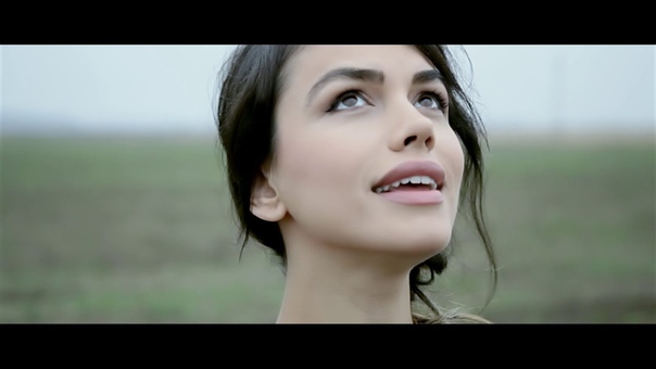 Emmah Toris Ne intamplam ( Official