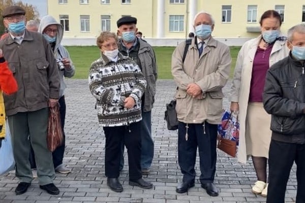 Сегодня 10 октября. Zhiteli Suzdal.... Blяди на такси остальные жители.....